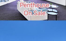 Penthouse In Surfers Hawaiian Holiday Apartments